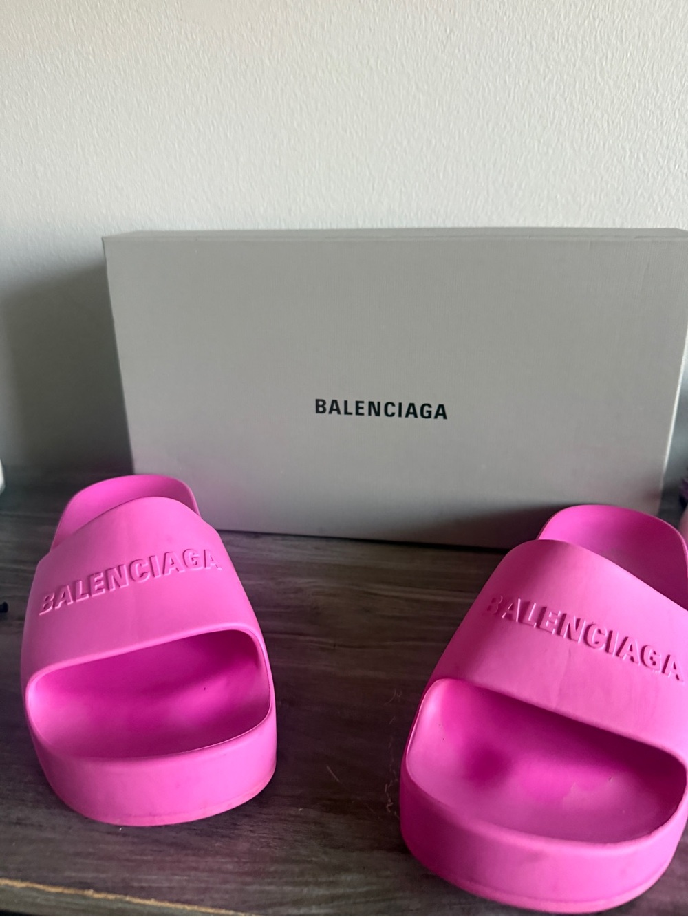 Balenciaga Pink Logo Slide Sandals - Picture 2 of 6
